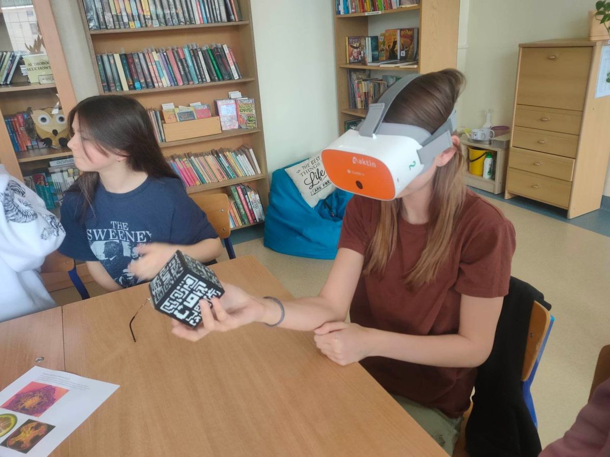 OKULARY VR NA LEKCJACH PLASTYKI I KOŁA MATEMATYCZNEGO | Szkoła